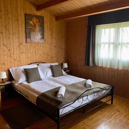 Eszter-Haz Otel Kisapati Dış mekan fotoğraf