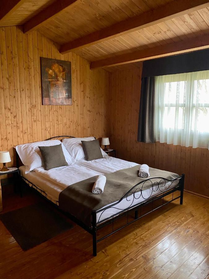 Eszter-Haz Otel Kisapati Dış mekan fotoğraf